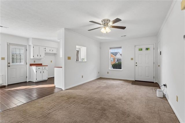 57 N Lake LOOP, Hampton, VA 23666