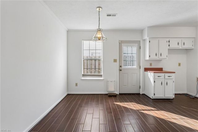 57 N Lake LOOP, Hampton, VA 23666