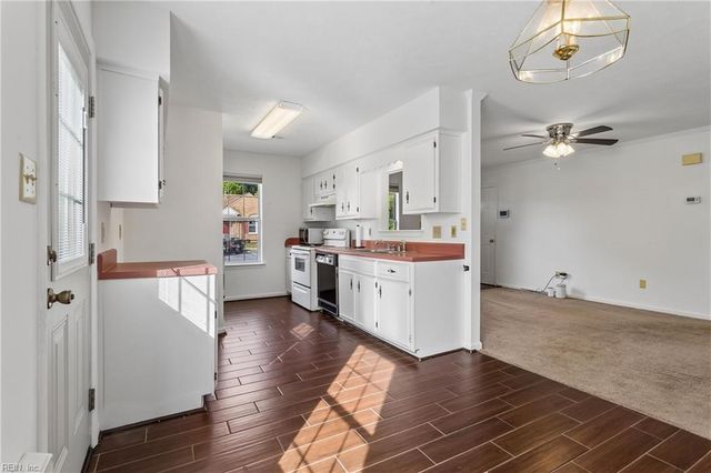 57 N Lake LOOP, Hampton, VA 23666