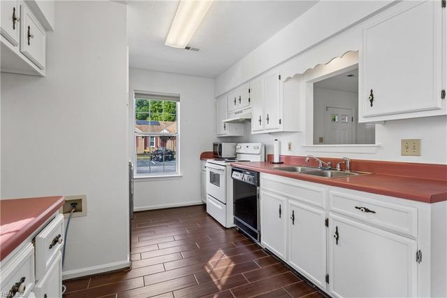 57 N Lake LOOP, Hampton, VA 23666
