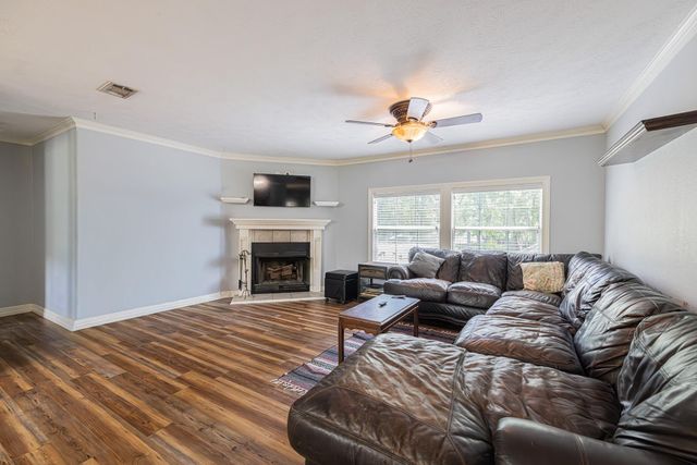 123 Ridgewood Drive, Huffman, TX 77336