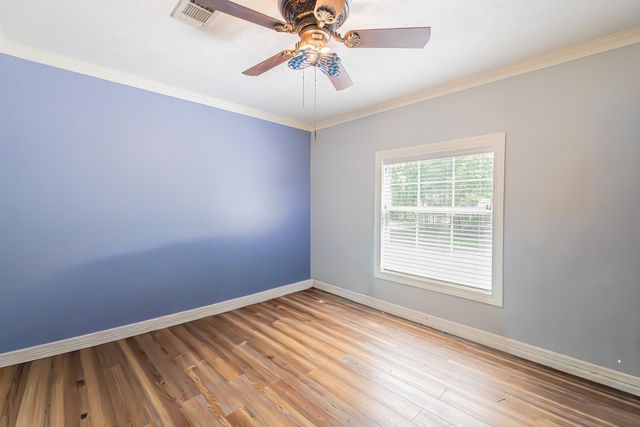 123 Ridgewood Drive, Huffman, TX 77336