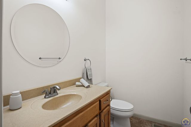 7649 SE Ratner RD, Berryton, KS 66409