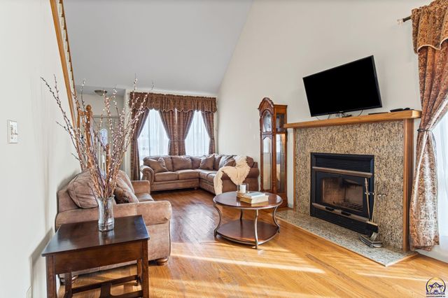 7649 SE Ratner RD, Berryton, KS 66409