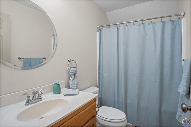 7649 SE Ratner RD, Berryton, KS 66409