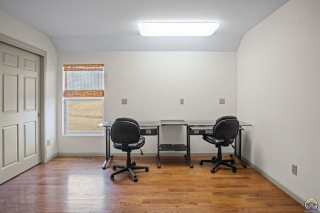 7649 SE Ratner RD, Berryton, KS 66409