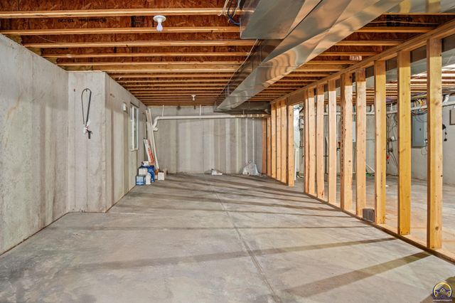 7649 SE Ratner RD, Berryton, KS 66409