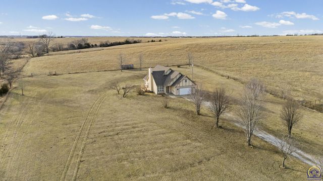 7649 SE Ratner RD, Berryton, KS 66409