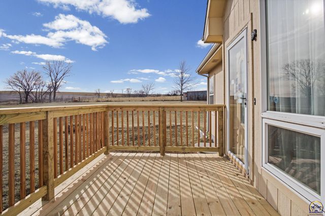 7649 SE Ratner RD, Berryton, KS 66409