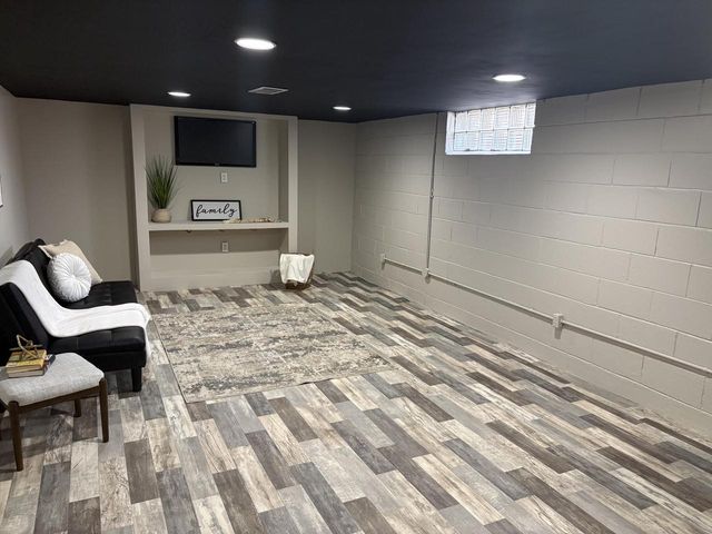 5879 N 29th STREET, Milwaukee, WI 53209