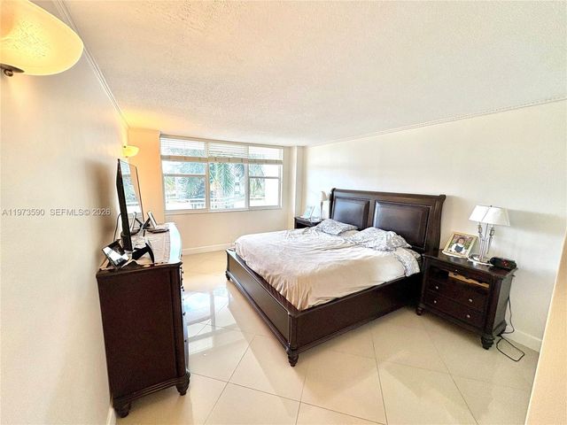3180 S Ocean Dr 221, Hallandale Beach, FL 33009