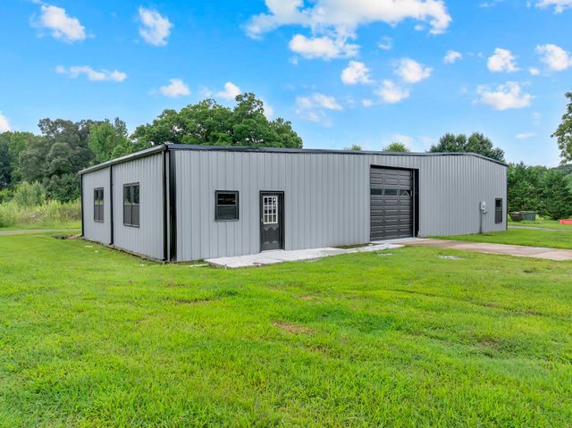30 Arbor Ln, Tullahoma, TN 37388