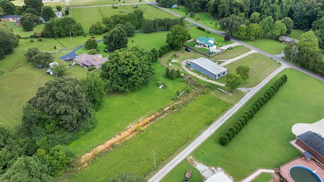 30 Arbor Ln, Tullahoma, TN 37388