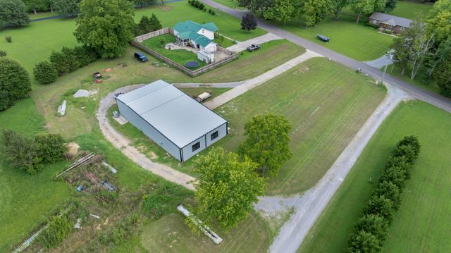 30 Arbor Ln, Tullahoma, TN 37388