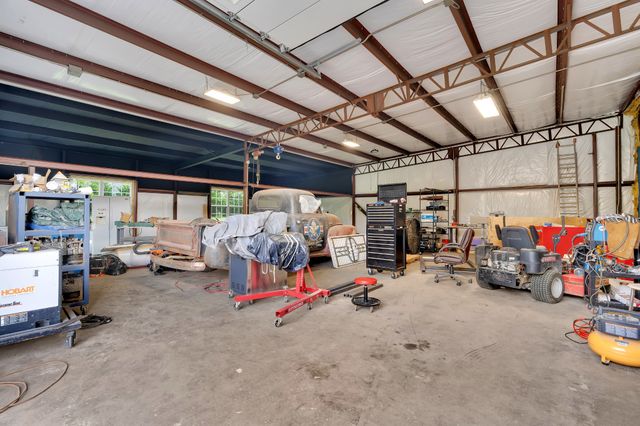 30 Arbor Ln, Tullahoma, TN 37388