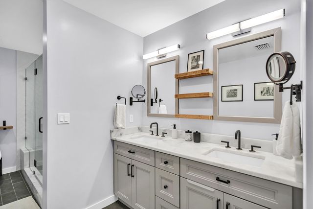 748 NE 17th Way, Fort Lauderdale, FL 33304