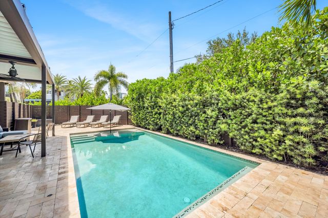 748 NE 17th Way, Fort Lauderdale, FL 33304