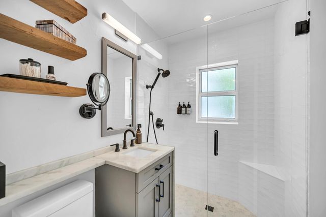 748 NE 17th Way, Fort Lauderdale, FL 33304