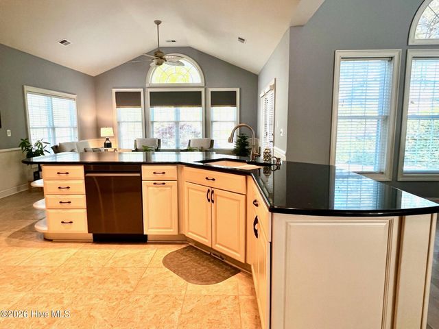 498 Carlton Court SW, Ocean Isle Beach, NC 28469