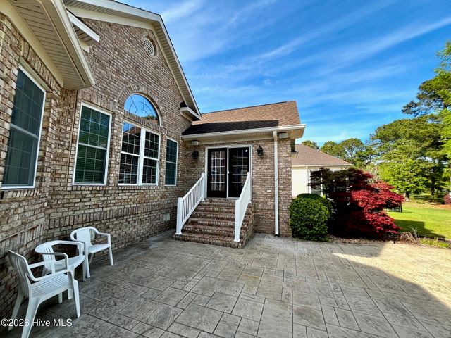 498 Carlton Court SW, Ocean Isle Beach, NC 28469