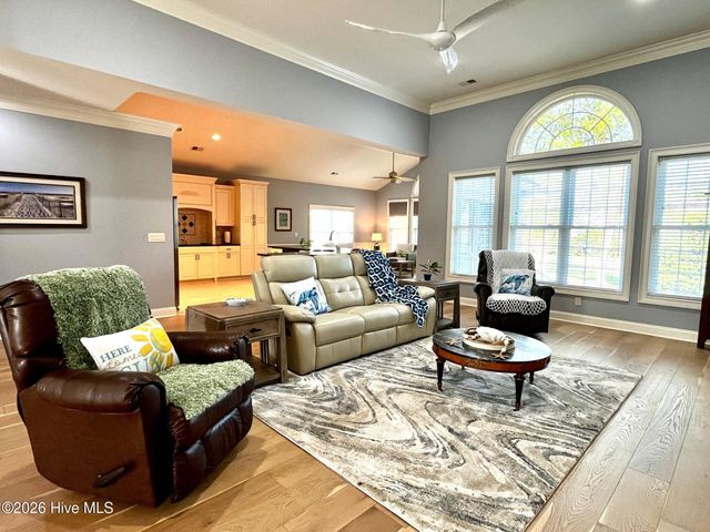 498 Carlton Court SW, Ocean Isle Beach, NC 28469