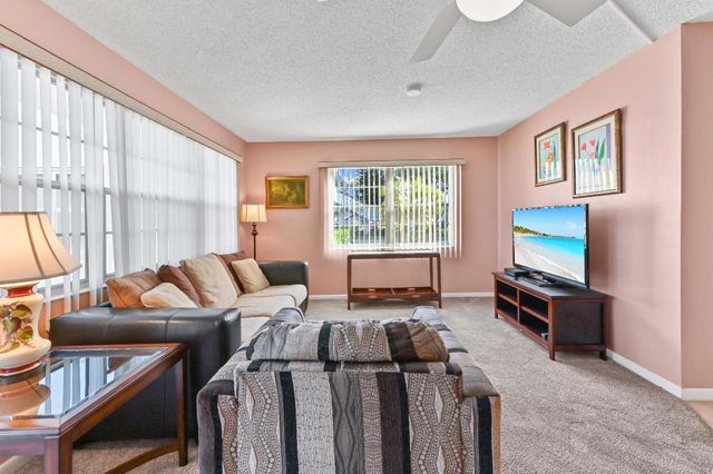 25 Prescott B 25, Deerfield Beach, FL 33442