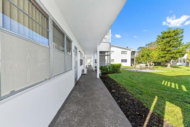 25 Prescott B 25, Deerfield Beach, FL 33442