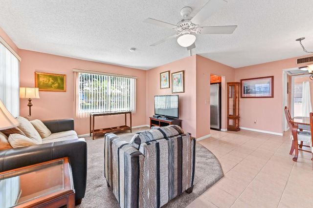 25 Prescott B 25, Deerfield Beach, FL 33442