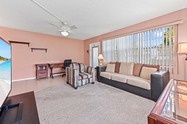 25 Prescott B 25, Deerfield Beach, FL 33442