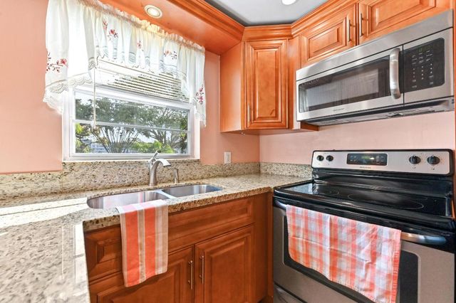 25 Prescott B 25, Deerfield Beach, FL 33442