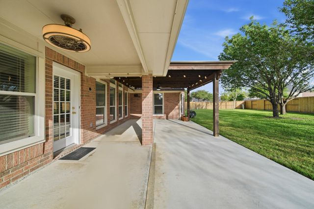 853 Booth Bay Court, League City, TX 77573