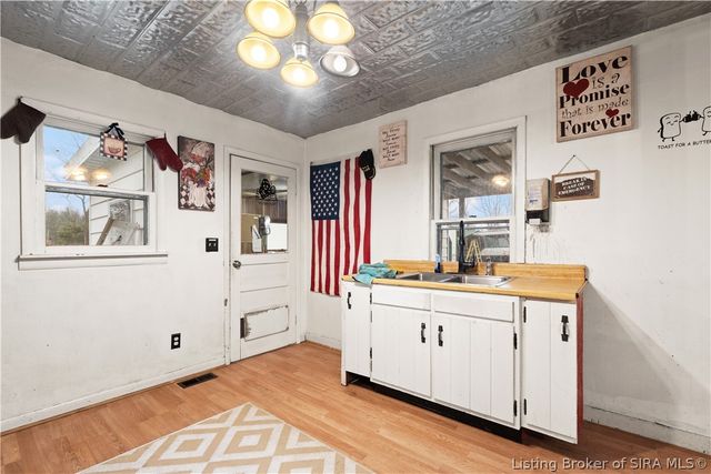 5084 W Little Patoka Road, Taswell, IN 47175