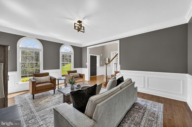 15242 BANKFIELD DR, Waterford, VA 20197