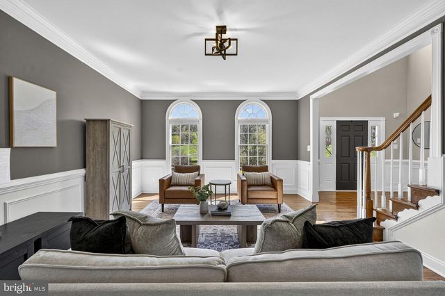 15242 BANKFIELD DR, Waterford, VA 20197