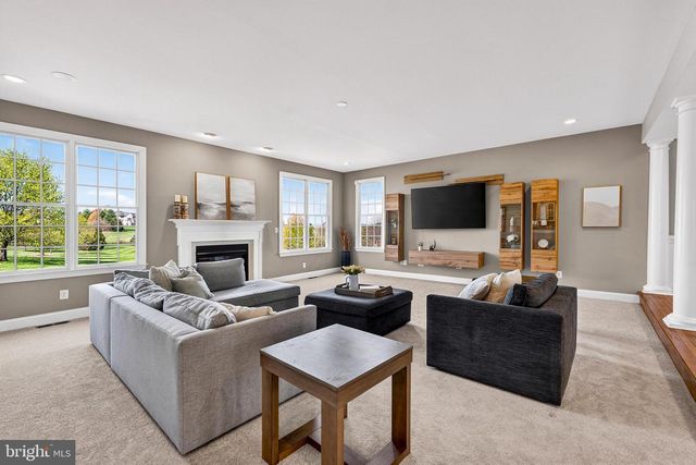 15242 BANKFIELD DR, Waterford, VA 20197