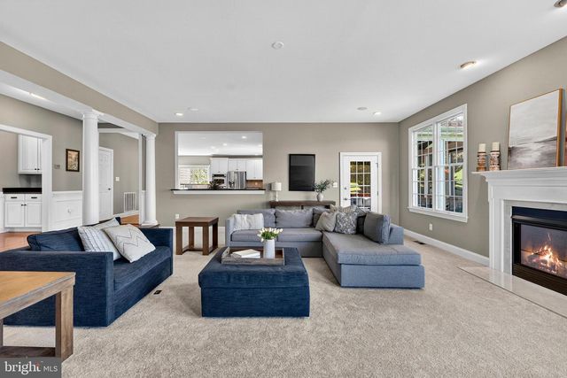 15242 BANKFIELD DR, Waterford, VA 20197