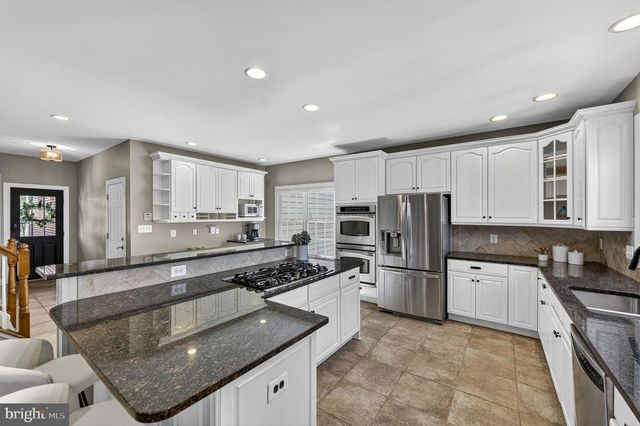 15242 BANKFIELD DR, Waterford, VA 20197