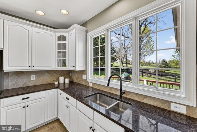 15242 BANKFIELD DR, Waterford, VA 20197