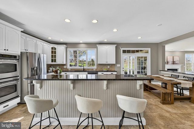 15242 BANKFIELD DR, Waterford, VA 20197