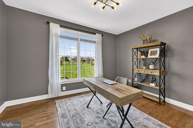 15242 BANKFIELD DR, Waterford, VA 20197