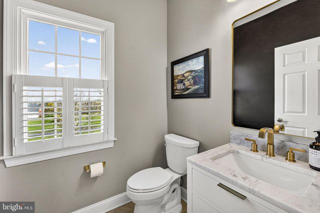 15242 BANKFIELD DR, Waterford, VA 20197
