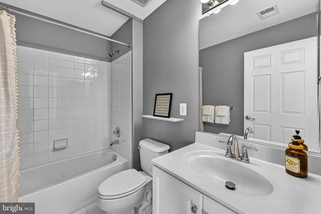 15242 BANKFIELD DR, Waterford, VA 20197