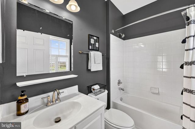 15242 BANKFIELD DR, Waterford, VA 20197