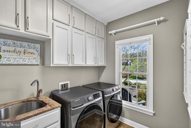 15242 BANKFIELD DR, Waterford, VA 20197