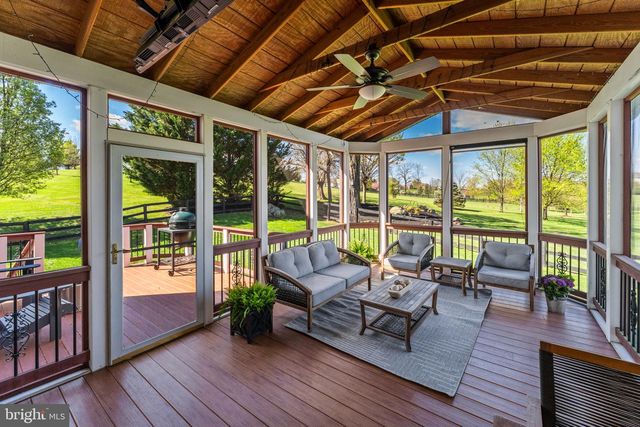 15242 BANKFIELD DR, Waterford, VA 20197