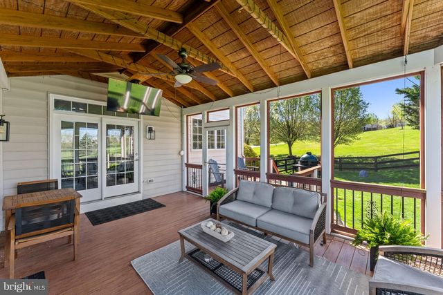 15242 BANKFIELD DR, Waterford, VA 20197