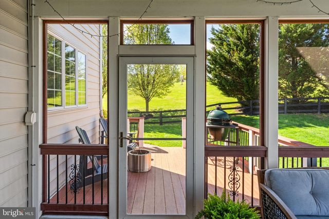 15242 BANKFIELD DR, Waterford, VA 20197