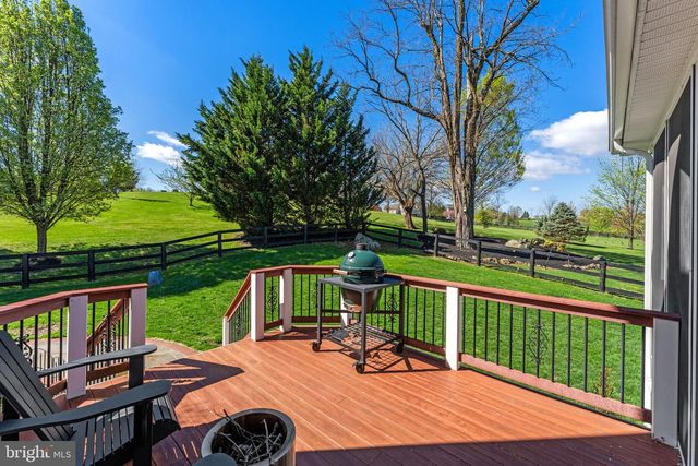 15242 BANKFIELD DR, Waterford, VA 20197