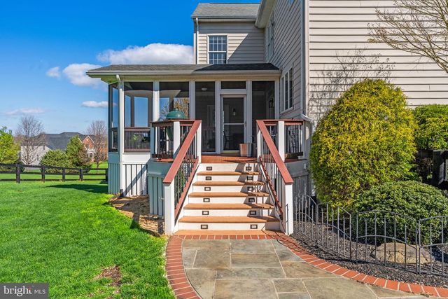 15242 BANKFIELD DR, Waterford, VA 20197