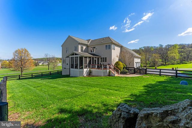 15242 BANKFIELD DR, Waterford, VA 20197